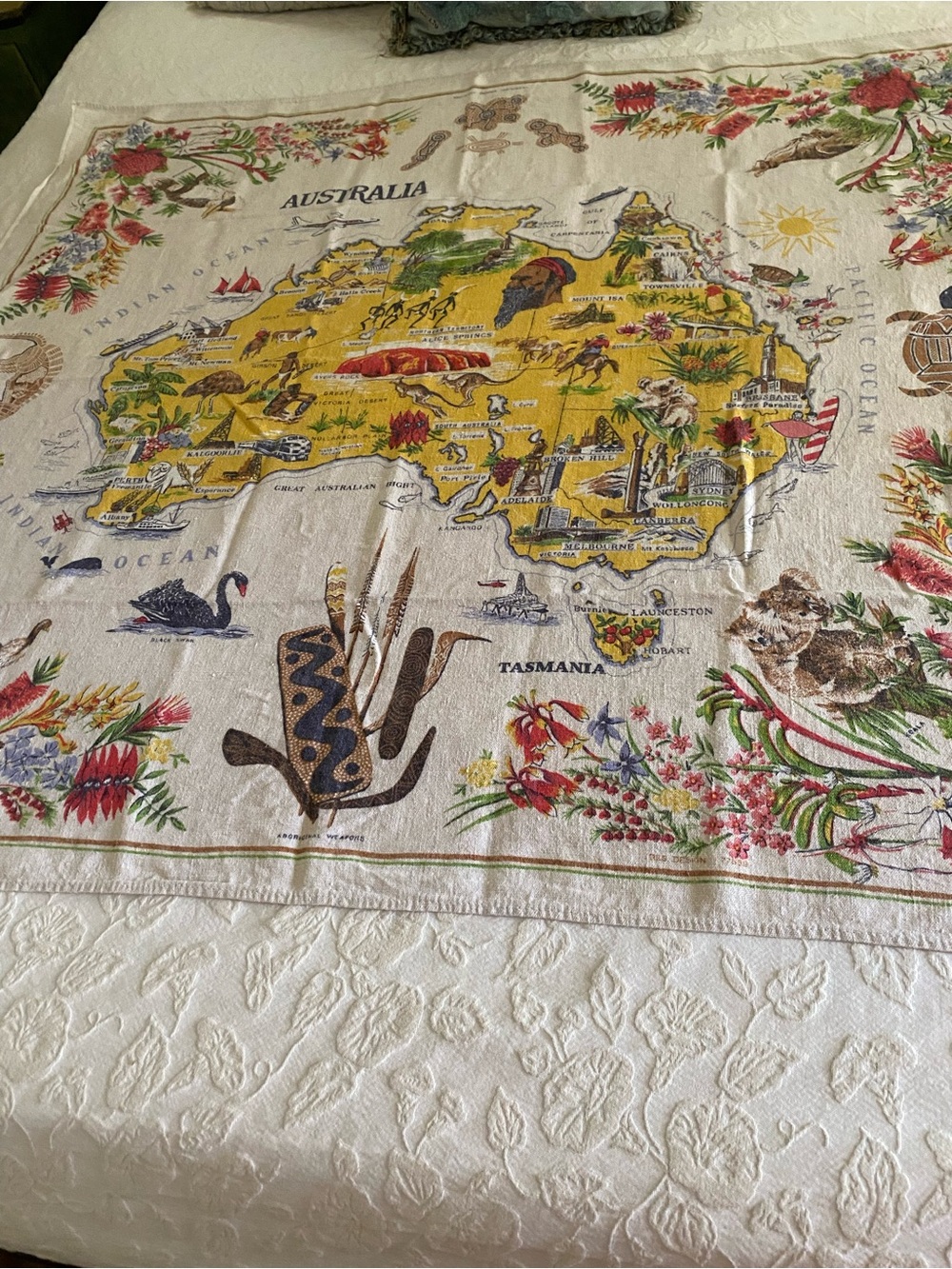 Vintage Barkcloth Tablecloth or Wall Hanging Australia Map